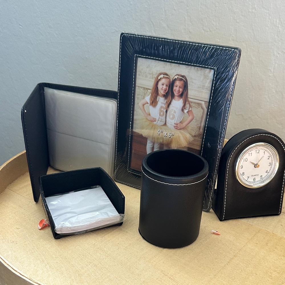 Sophisticated Black Picture Frame Set